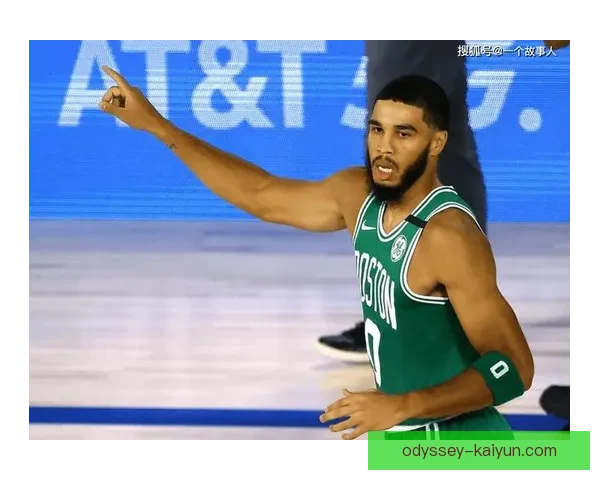 英超隆表现稳健，赛季进程中竞争力增强引人关注