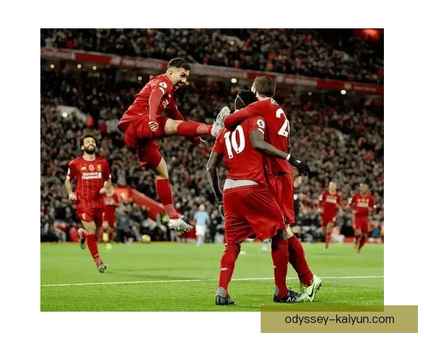 英超利物浦近期表现稳健，状态持续向好，引发外界关注